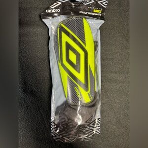 Umbro High-Visibility Yellow and Black Shin Guard - Adult 5’3-5’11